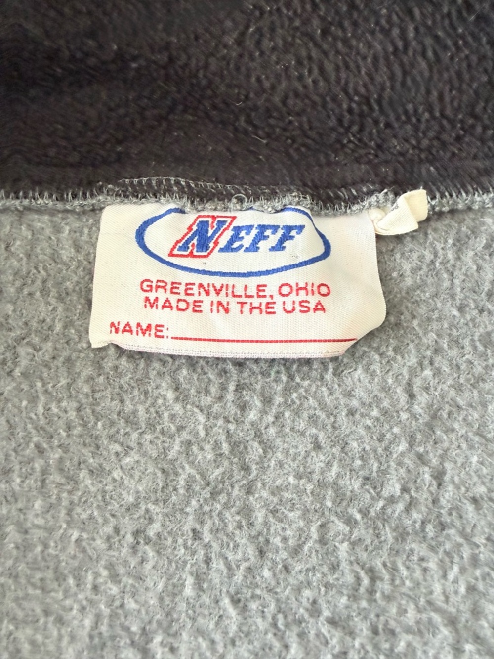 NEFF Brand Men’s Gray Vest Size Large Zip Up Pockets In Front . Great Condition - Picture 2 of 6